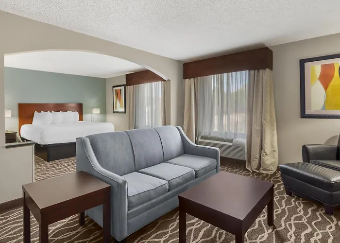 Best Western Plus Suites Greenville